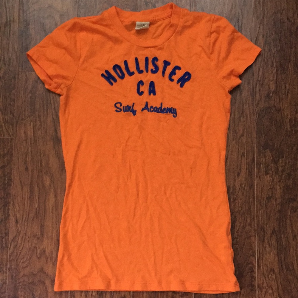 Hollister Women’s Orange Tee Size Small